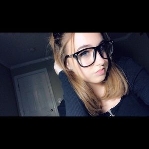 Meet your Posher, Makayla